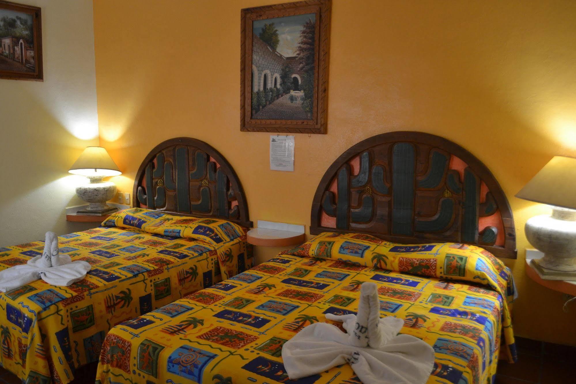Cactus Inn 布塞里亚斯 外观 照片