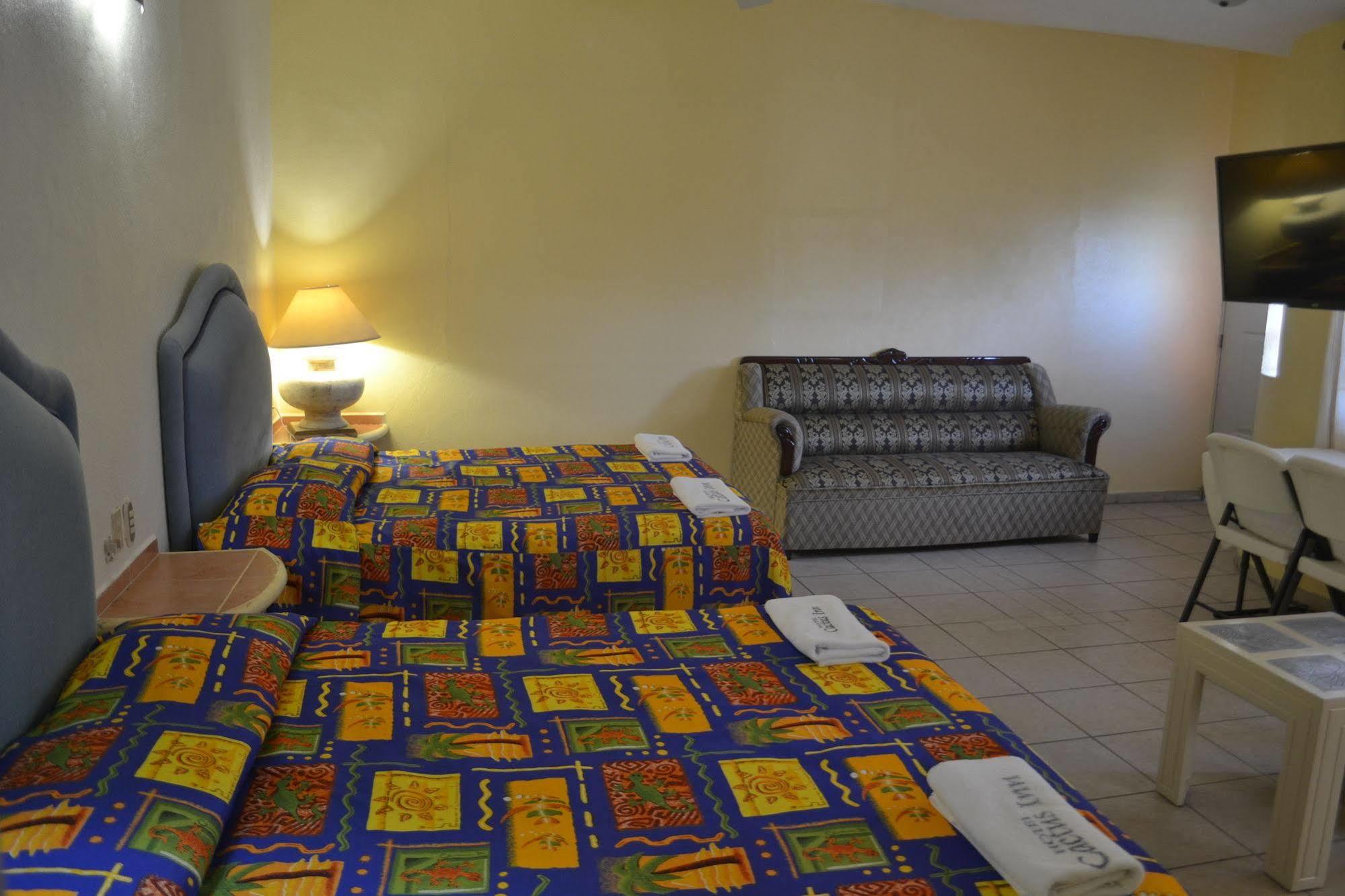 Cactus Inn 布塞里亚斯 外观 照片